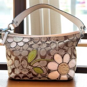 Rare Coach Bleeker Signature Floral Appliqué Hand Bag
